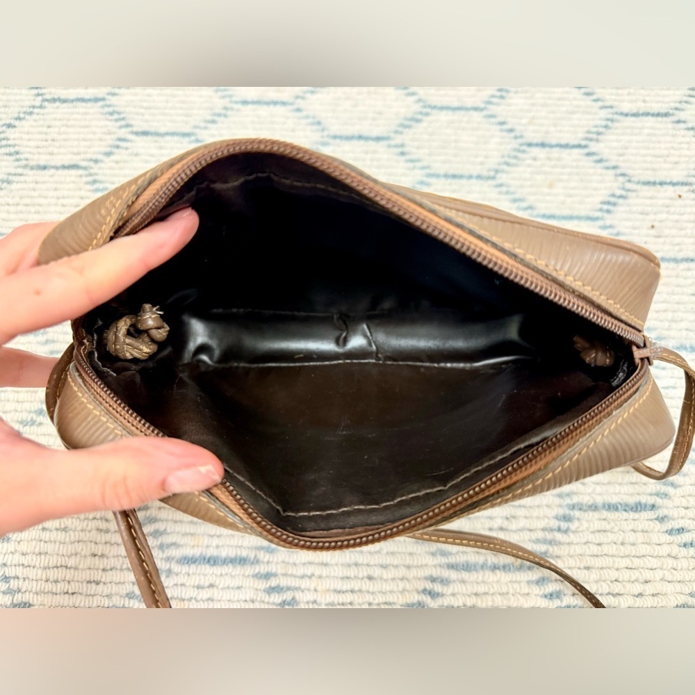 FENDI Vintage Classic Zucca F Monogram Brown Coated Canvas Crossbody Camera Bag - Picture 13 of 16